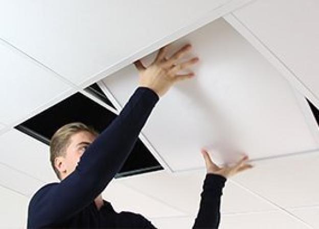 ¿Cómo se instala un panel LED?